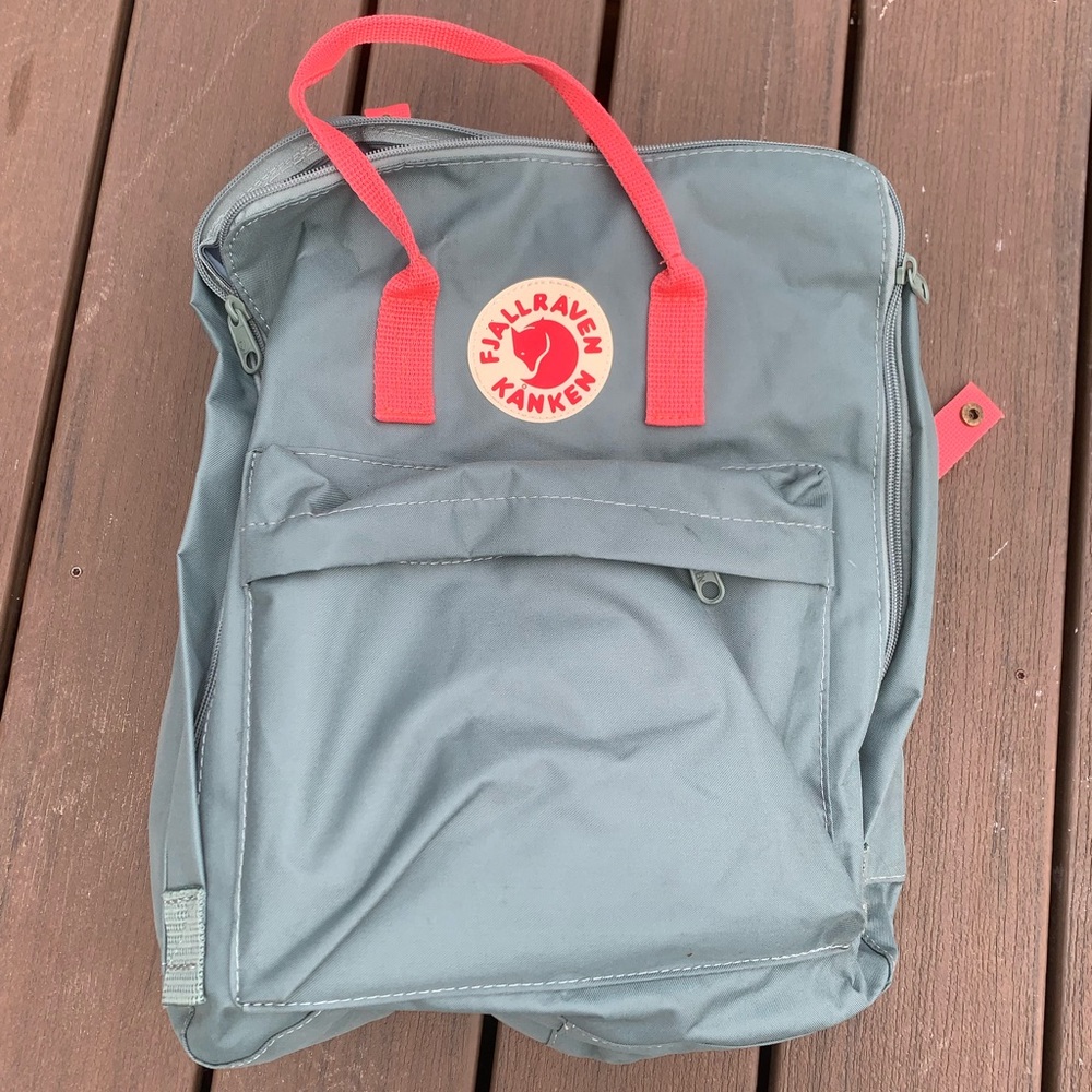 Fjällräven Kånken Backpack - Gray with Red Accents